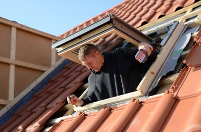 Pose de fenêtres de toit Velux à Marchémoret